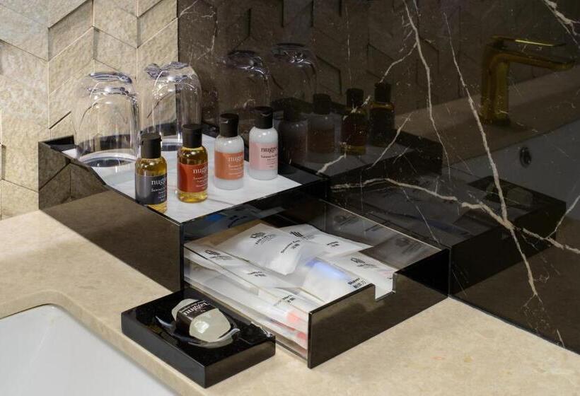 سوییت, The Granite Luxury