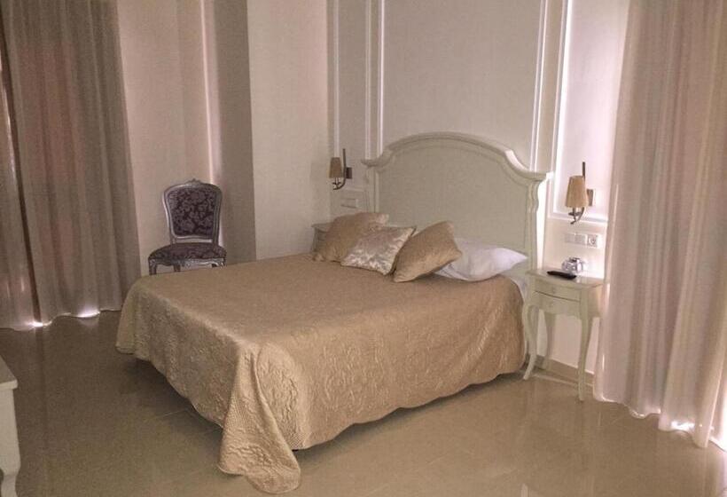 جناح, El Capricho