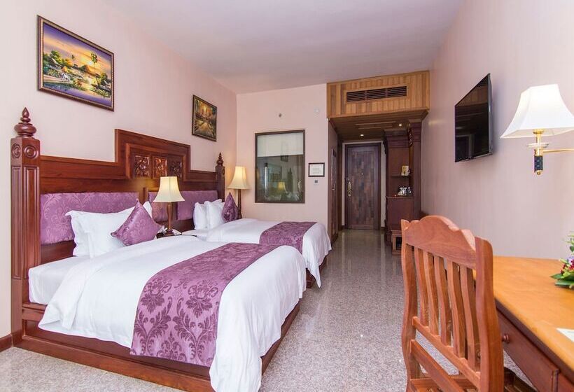 Номер Deluxe, Phnom Penh Era