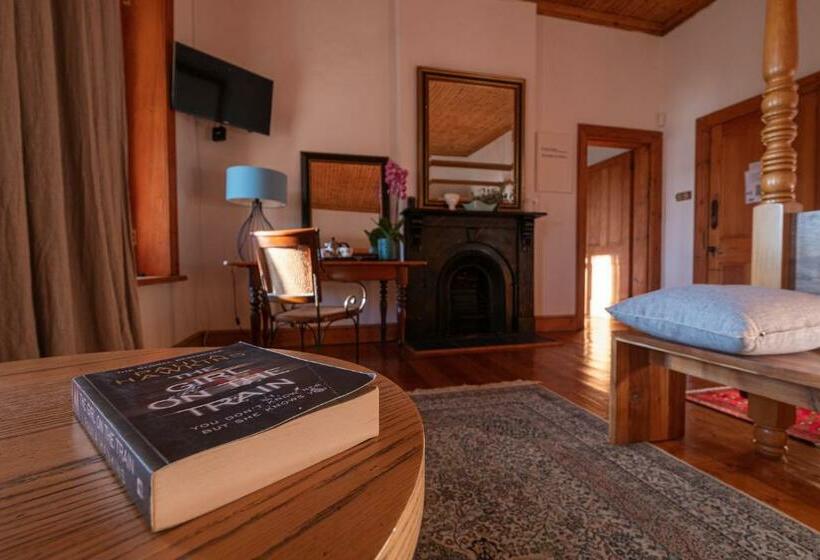 Номер Стандарт, Merindol Manor
