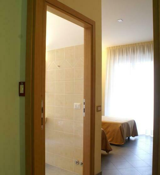 اتاق لوکس با بالکن, Licia B&b