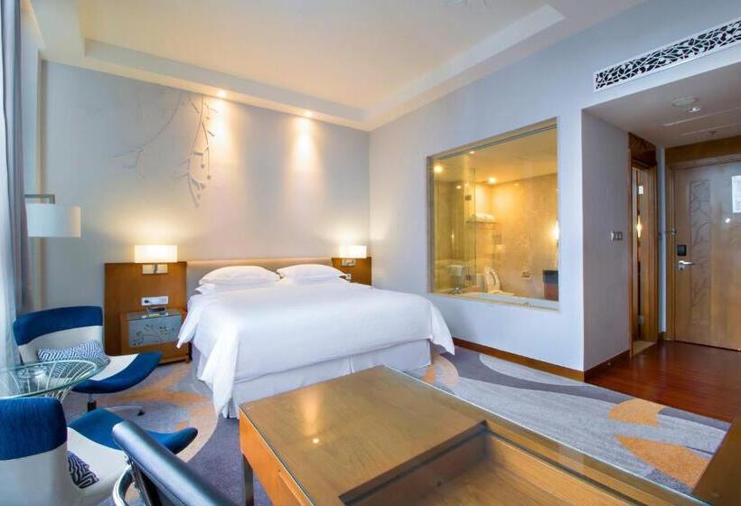 디럭스 스위트, Four Points By Sheraton Manado