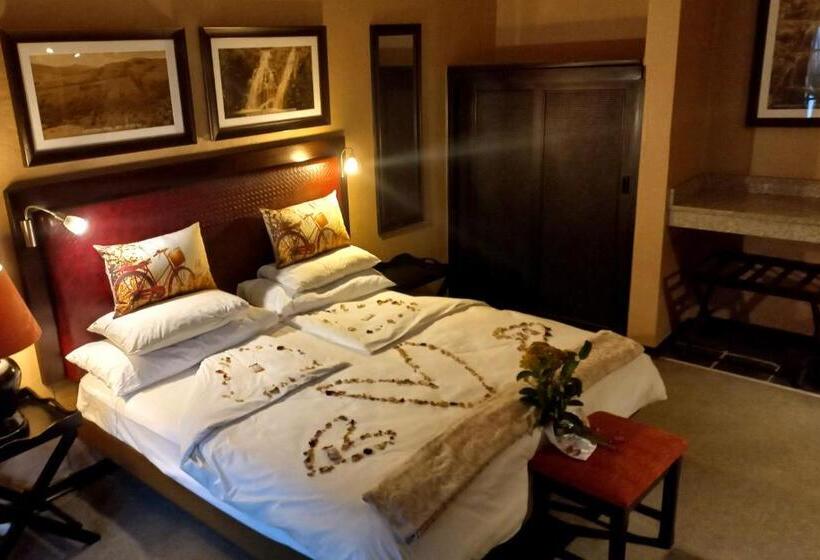 Президентский Люкс, Mount Sheba Rainforest Hotel & Resort
