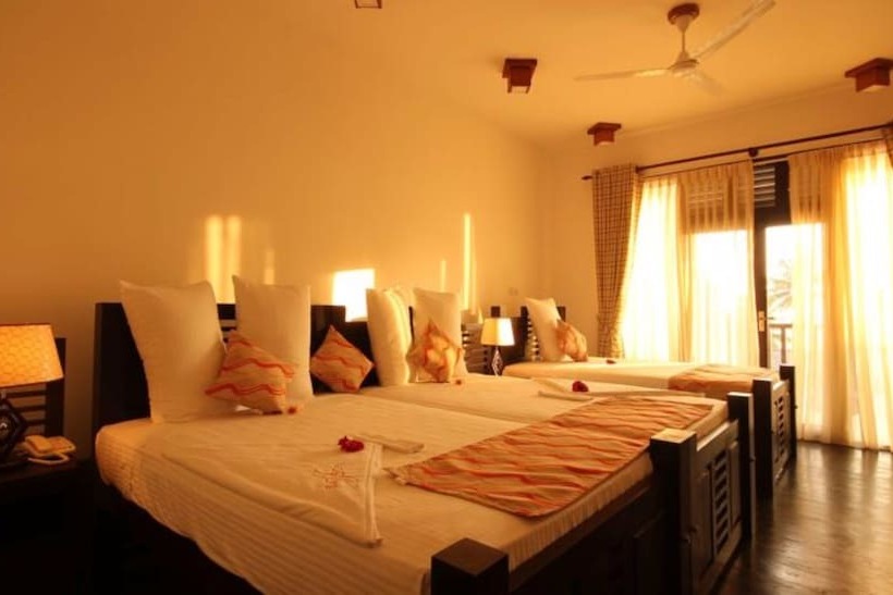 Номер Deluxe, Saffron Hotel & Restaurant