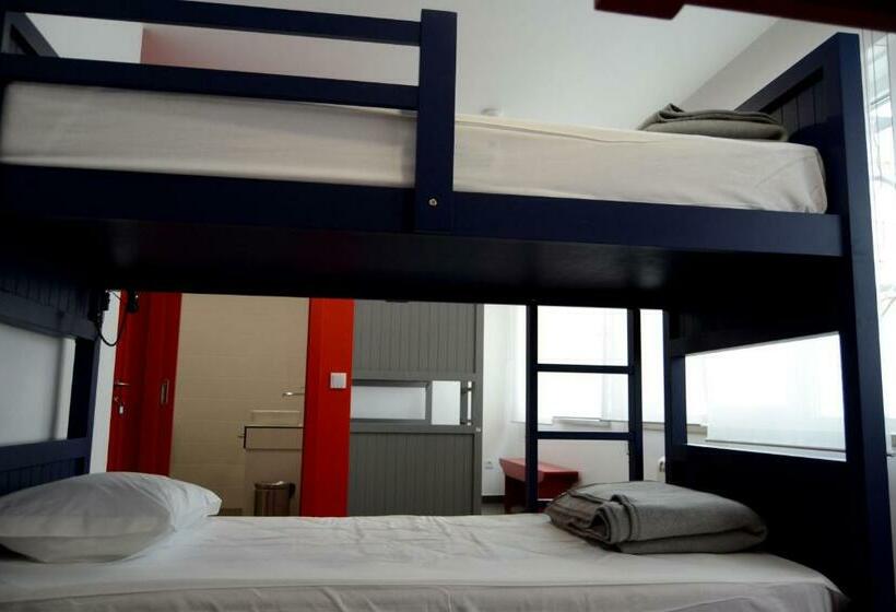 Кровать в Общей Комнате, Lab Hostel Nazare