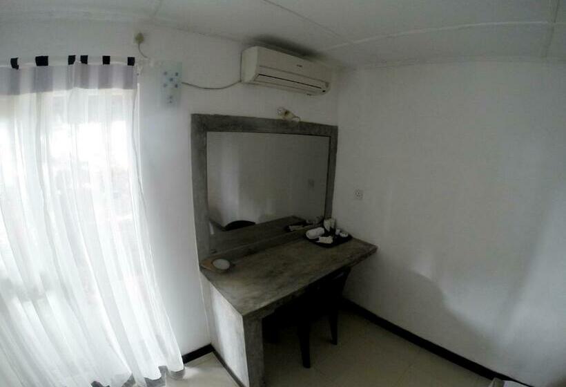 디럭스 룸, Southern Beach Castle Hotel & Restaurant
