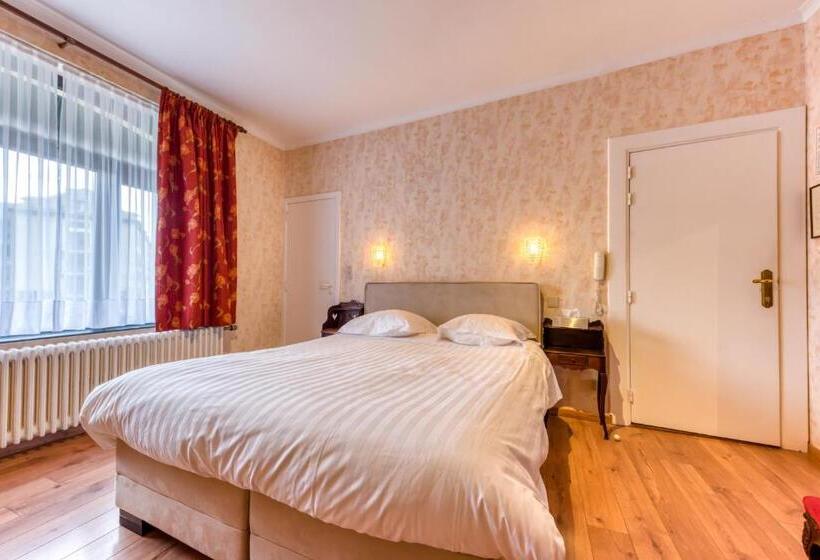 Номер Стандарт, Hôtel Le Cor De Chasse