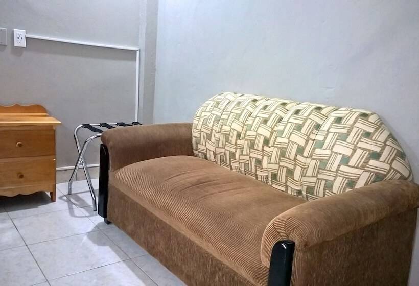 اتاق لوکس, Maya Bella Downtown