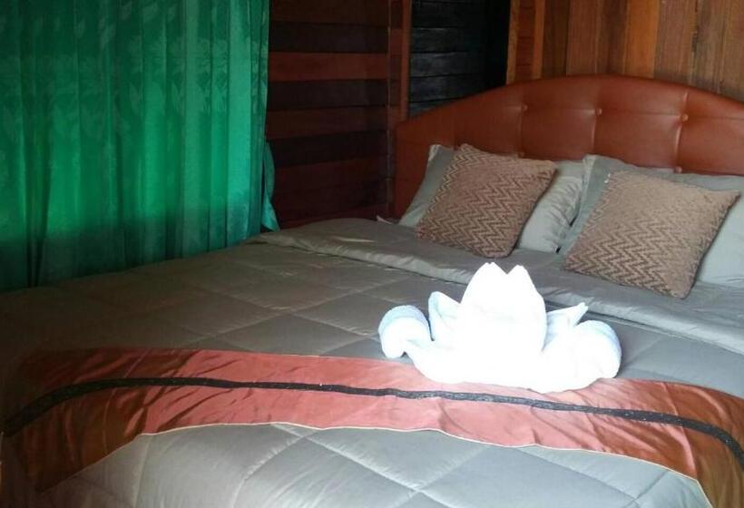 Семейный Номер, บ้านเรือนไท มวกเหล็ก Ban Ruenthai Muaklek