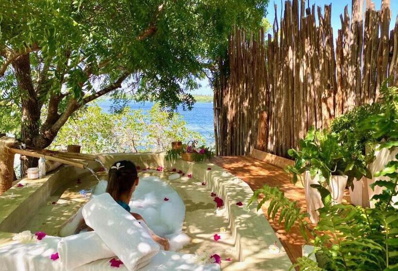Deluxe Suite King Bed, Rock And Sea Resort