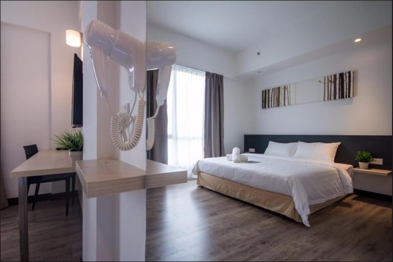 Студия Стандарт, Fuller Hotel Kulim