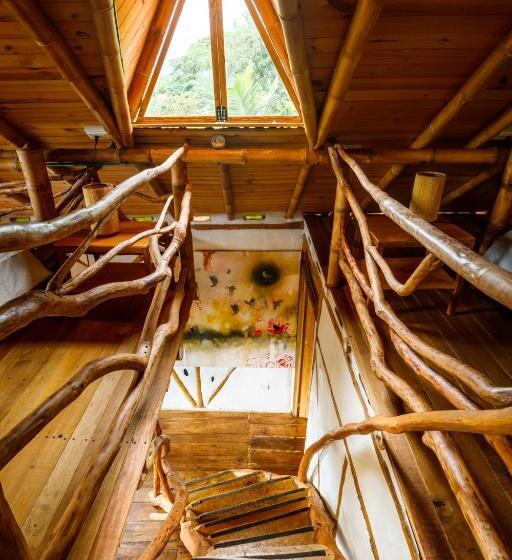 تختخواب در اتاق مشترک, La Casa De Francois