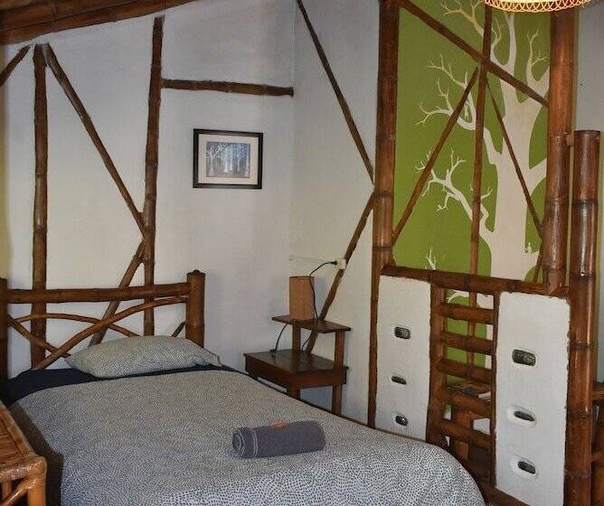 اتاق استاندارد, La Casa De Francois