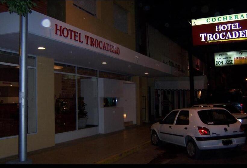 四人标准间, Trocadero