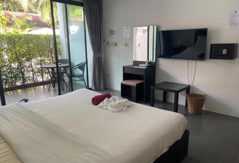 디럭스 룸, Lotus Bleu Resort & Restaurant