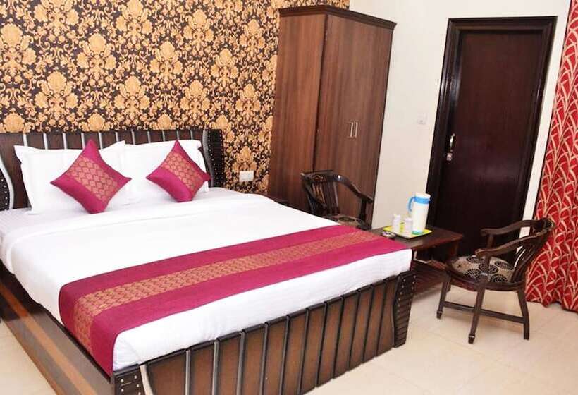 اتاق لوکس, Jinendra Inn