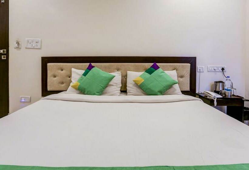 디럭스 룸, Royal Elite Madurai