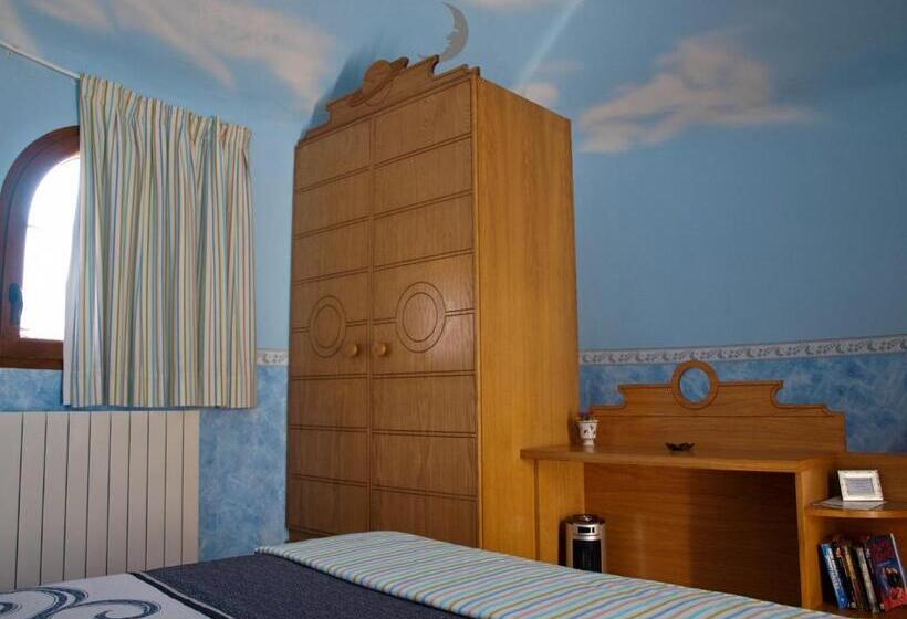 수피리어 자쿠지 룸, Habitaciones Y Estudios  Hotel Posada De Cantabria   Terraza Panorámica  Gintonic Bar