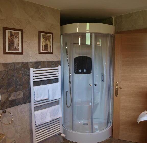 수피리어 자쿠지 룸, Habitaciones Y Estudios  Hotel Posada De Cantabria   Terraza Panorámica  Gintonic Bar