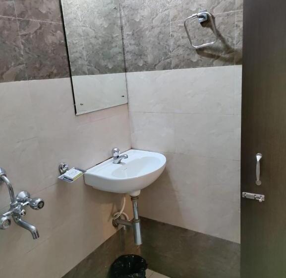 اتاق لوکس, The Avr Hotels & Banquets