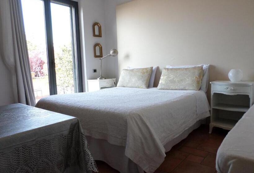Standard Triple Room with Terrace, B&b Ellera Viterbo