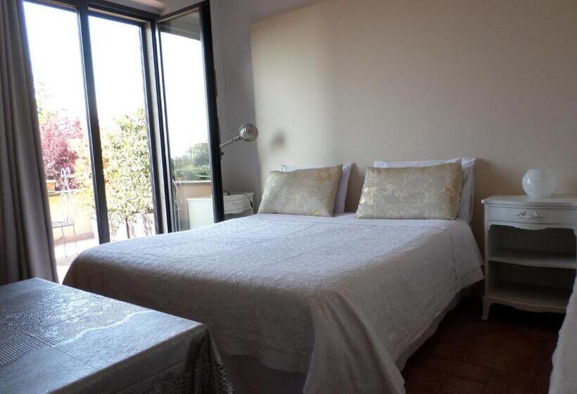 Standard Triple Room with Terrace, B&b Ellera Viterbo