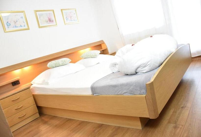 Номер Стандарт с Балконом, Almhotel Bergerhof