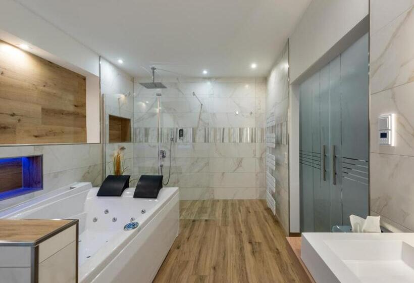 Люкс Повышенной Комфортности, Cityhotel Bernburg