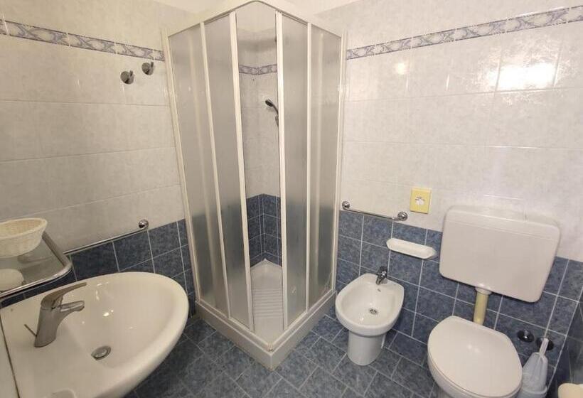 Standardzimmer, Athena B&b