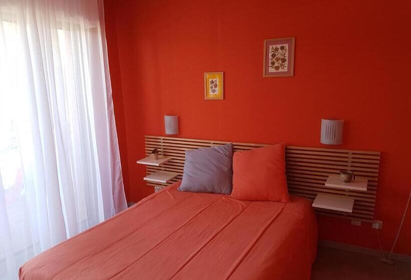 Номер Стандарт с Террасой, Hôtel Les Eucalyptus