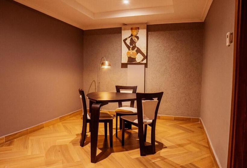 سوئیت پرزیدنت, Tanga Beach Resort & Spa