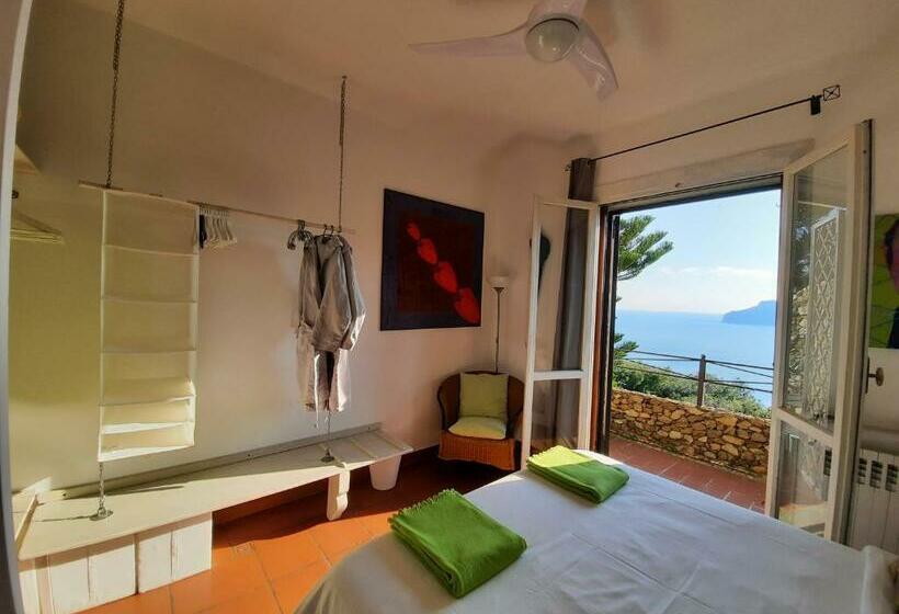 آپارتمان 1 خوابه با چشم‌انداز دریا, Le Terre Del Drago Apartment