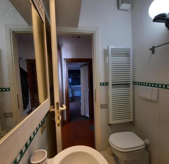 آپارتمان 1 خوابه با چشم‌انداز دریا, Le Terre Del Drago Apartment