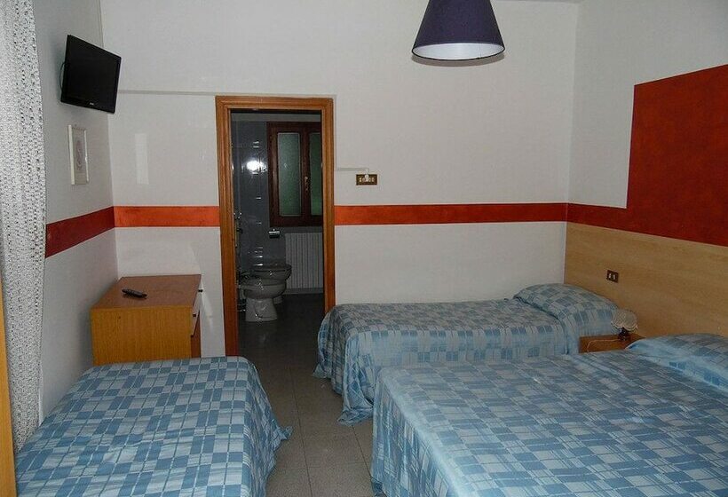 Четырехместный Номер Стандарт, Albergo Ristorante La Torretta