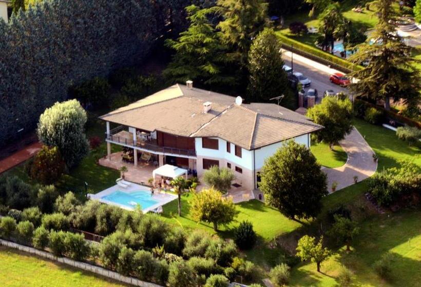クラシックスイート, B&b La Grola