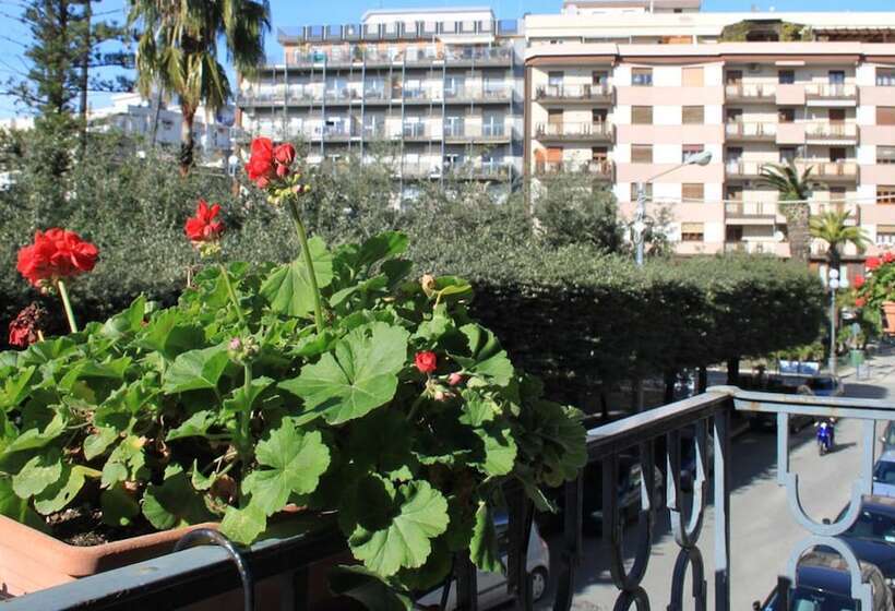 اتاق لوکس, Domus Angela B&b