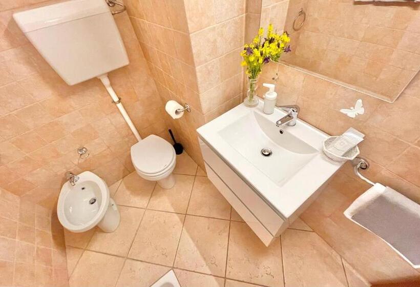 اتاق استاندارد یک نفره, Albergo Vittoria