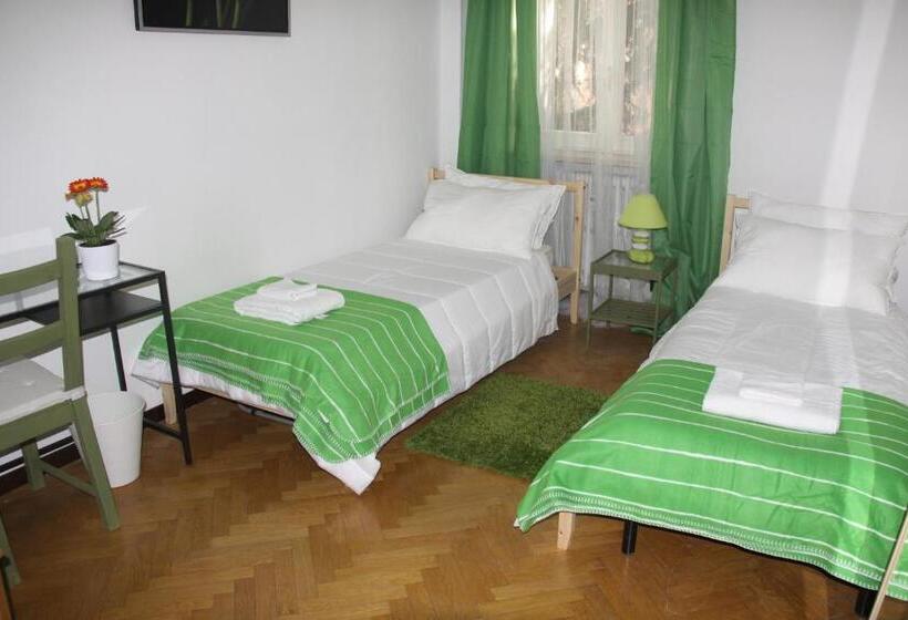 اتاق استاندارد, Lotus B&b