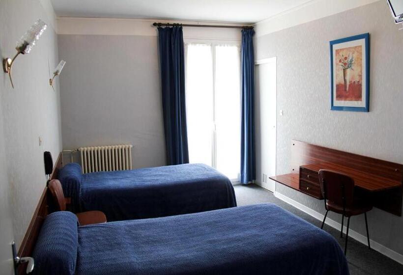 Номер Стандарт Трехместный, Hôtel Sampiero Corso