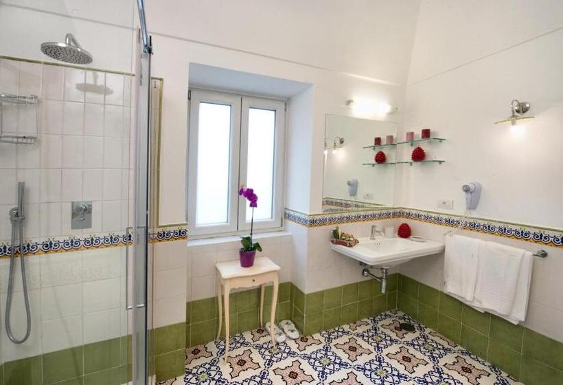Deluxe Suite Sea View, Palazzo Pascal