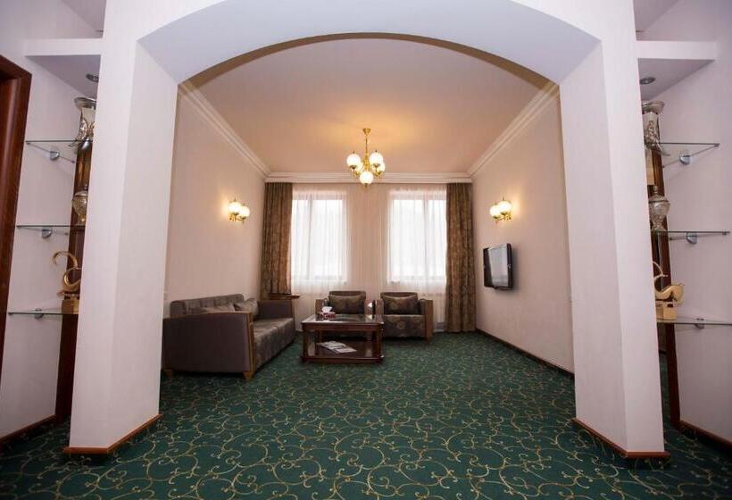 سوییت, Russia