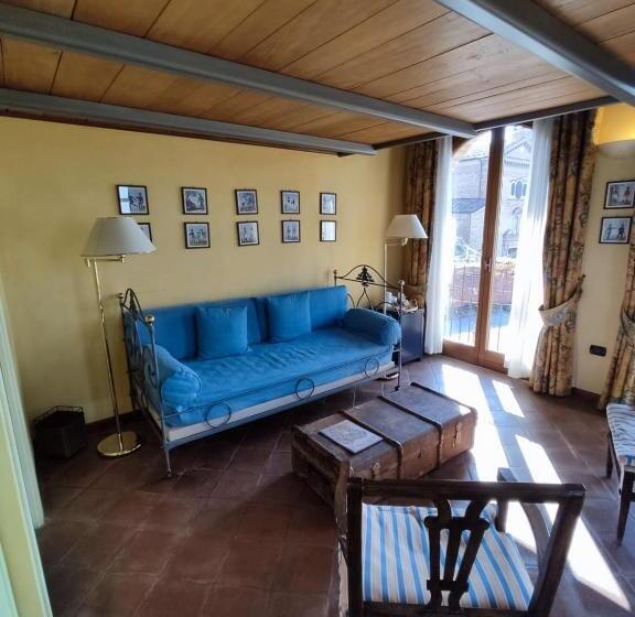 Люкс с Балконом, Foresteria Ristorante Conti Roero
