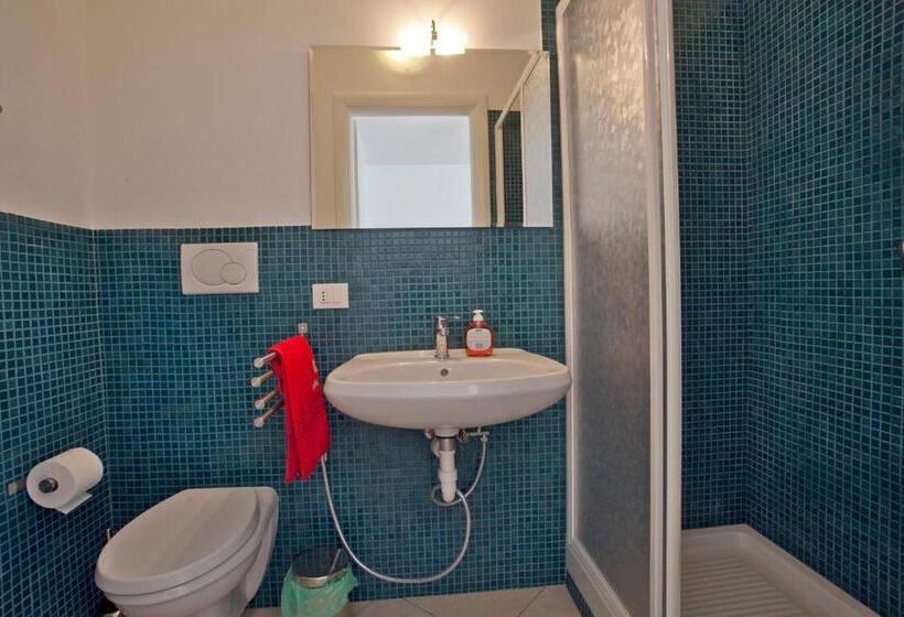 Четырехместный Номер Стандарт с Балконом, B&b Residenza Bianco Alle Grotte