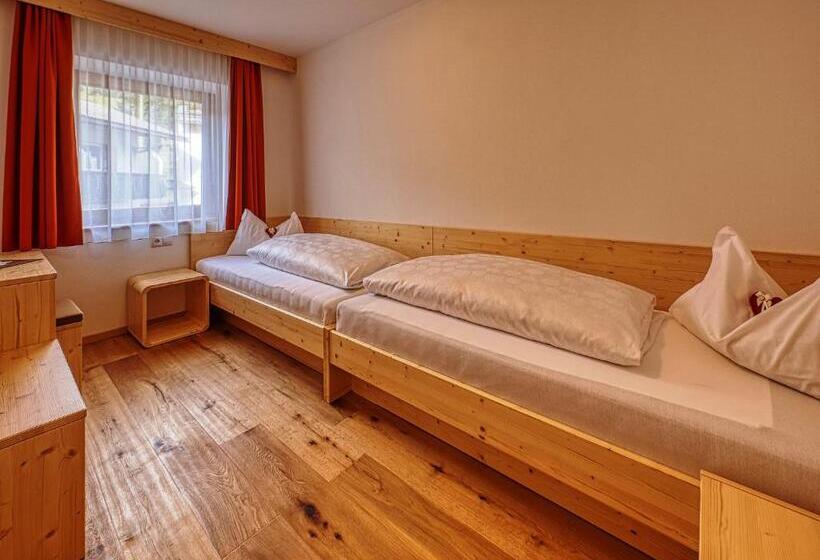 Семейный Номер, Garni Appartments Helvetia