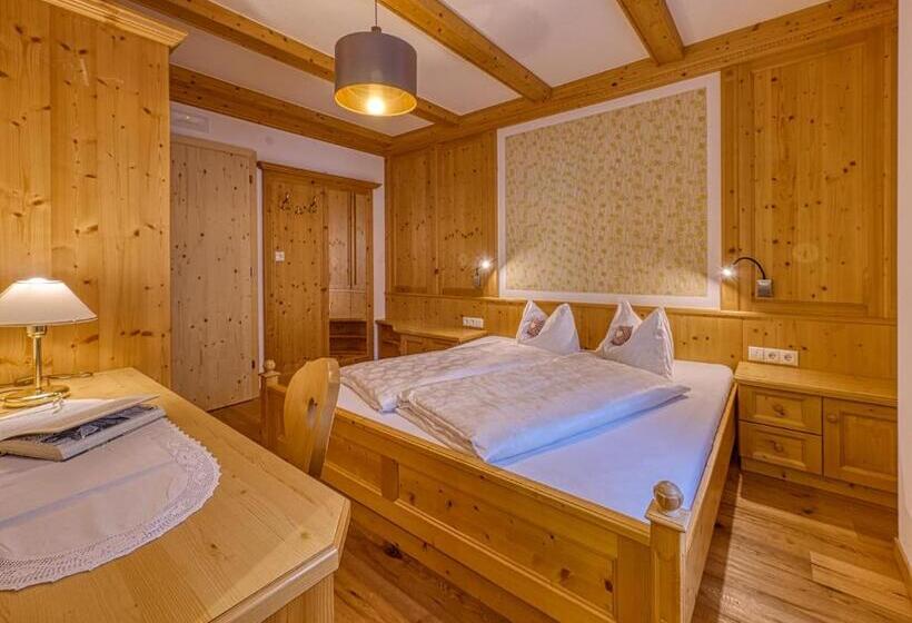 Номер Стандарт с Балконом, Garni Appartments Helvetia