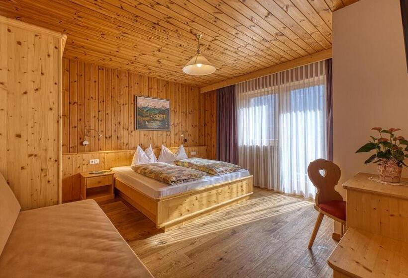 Номер Стандарт с Балконом, Garni Appartments Helvetia