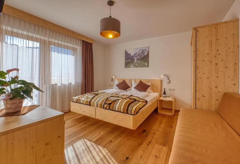 Номер Стандарт с Балконом, Garni Appartments Helvetia