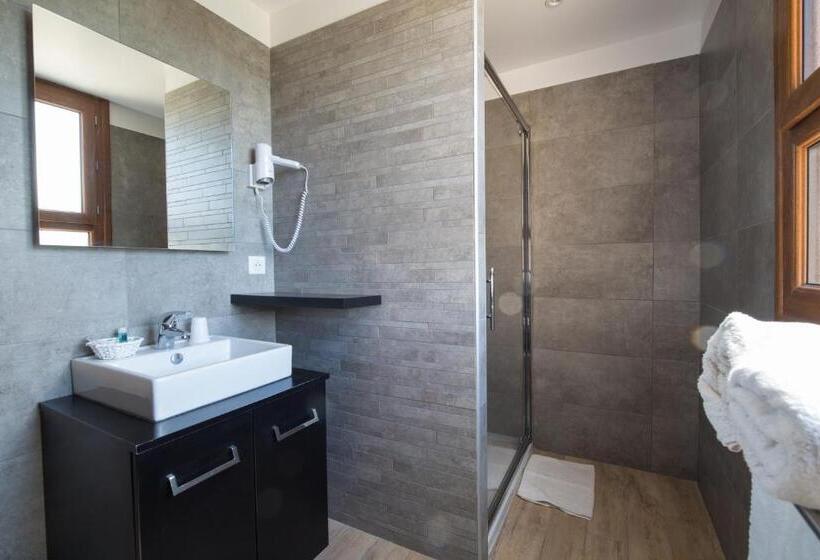 اتاق راحتی, Auberge Lustincone