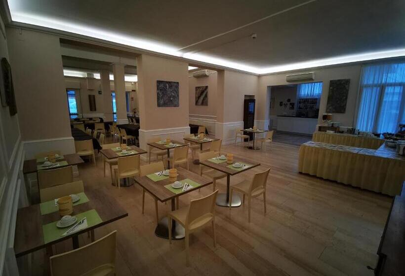 اتاق استاندارد با بالکن, Milani