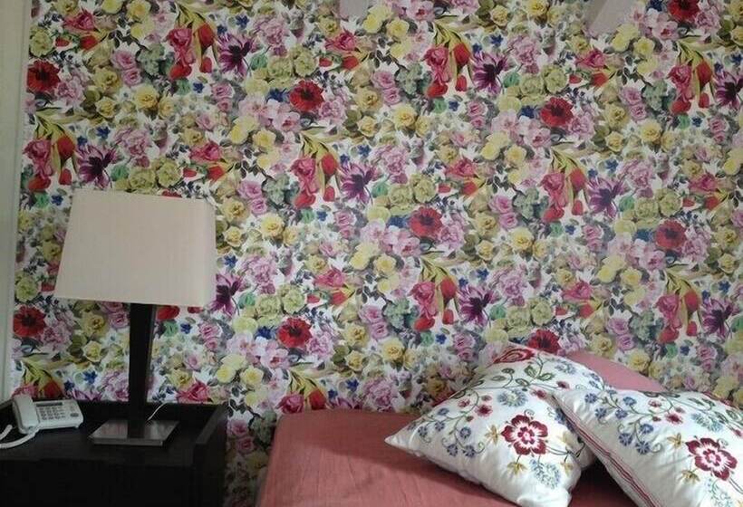 带1个卧室的带阳台的公寓, B&b Jsuite